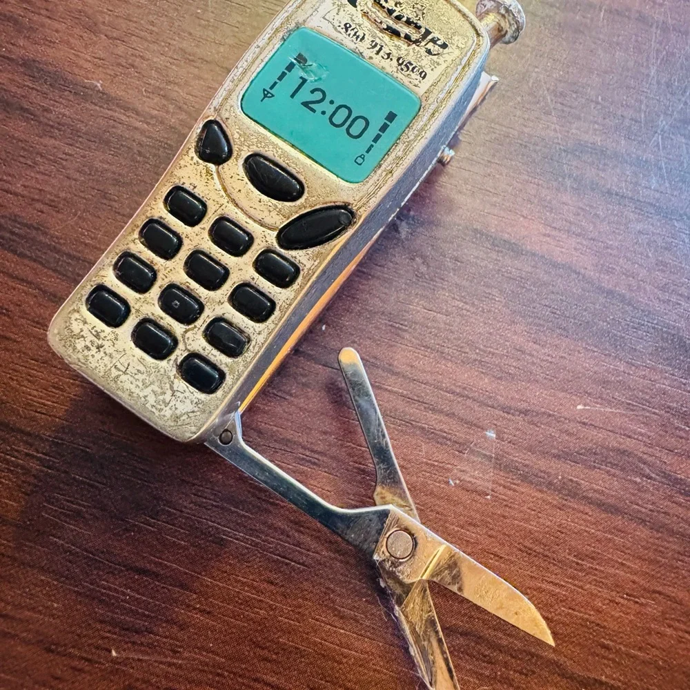 Vintage Style Cell Phone Metal Hair Clip